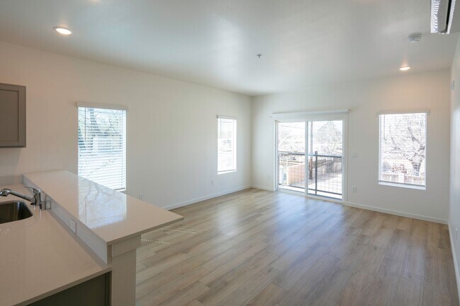 Interior Photo - El Parador