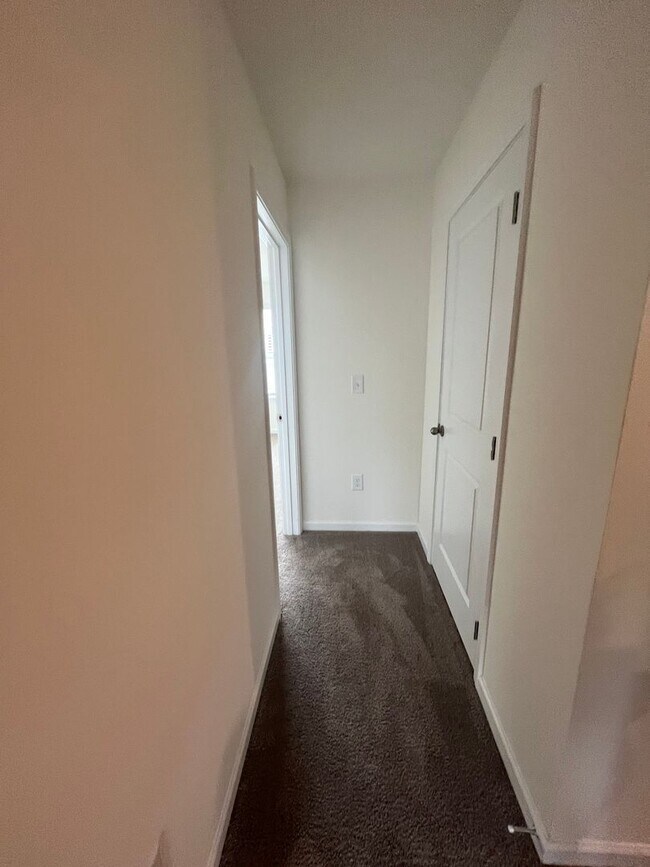Building Photo - Brand New Townhome – Modern Comfort & Conv...