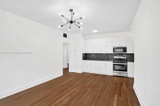 Building Photo - 1656 Polk St