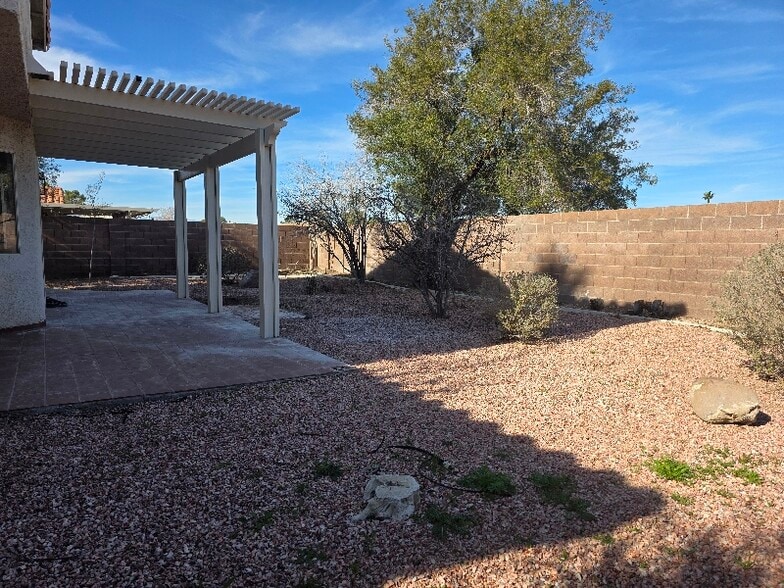 Building Photo - 1834 Escondido Terrace