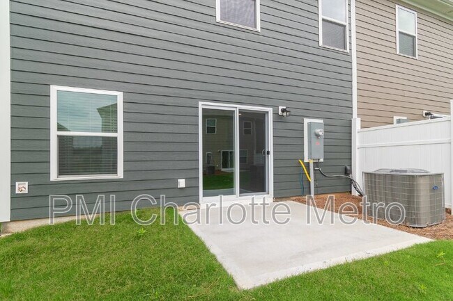 Building Photo - 7139 Bentz St