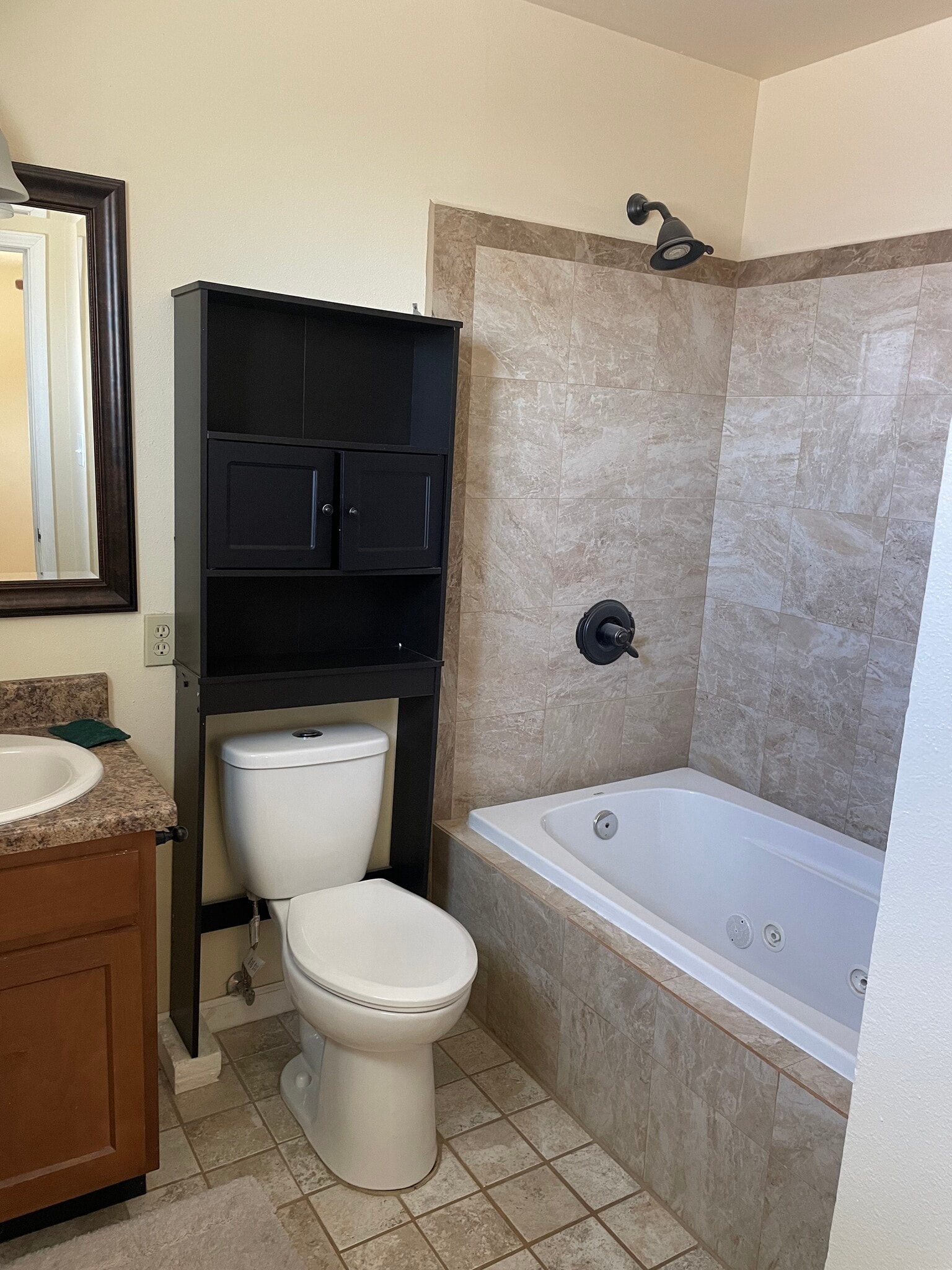 Building Photo - 1606 Pecan Cir