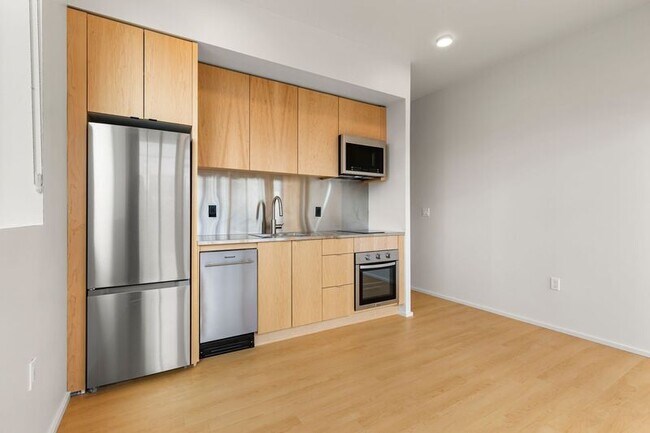 Building Photo - 7480 N Delaware Ave