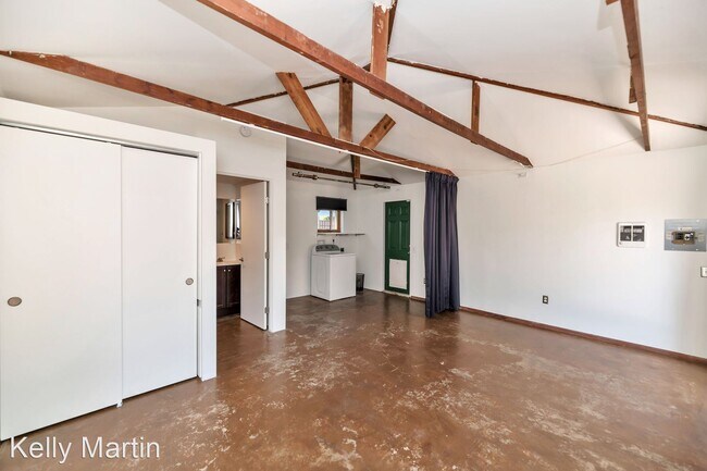 Building Photo - 2 br, 1 bath House - 315 W. Virginia Ave