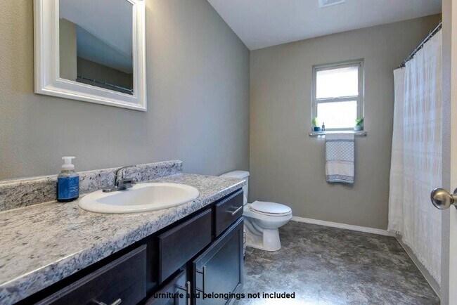 Building Photo - 1338 Marseilles Ave