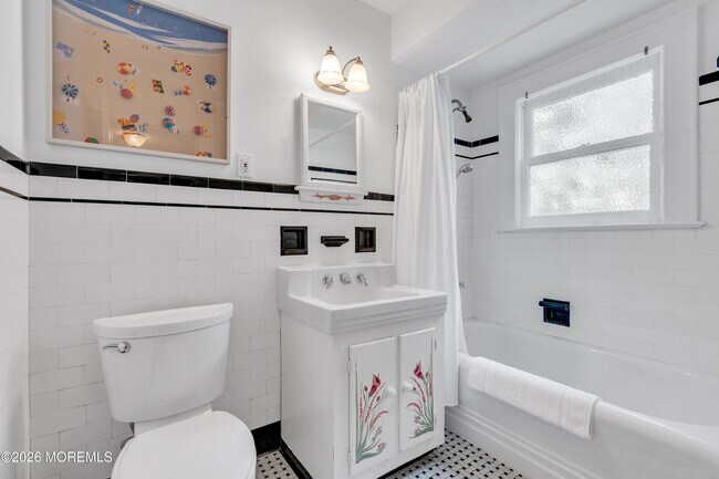 Building Photo - 111 Chicago Blvd