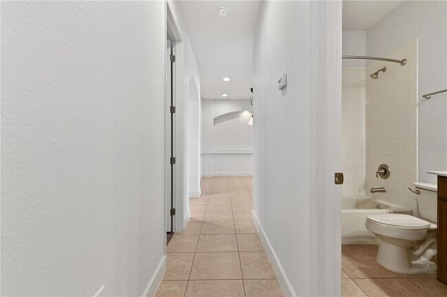 Building Photo - 2501 Harwich Dr