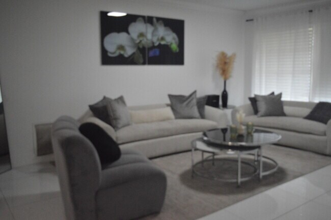 Building Photo - 896 SW 64th Terrace