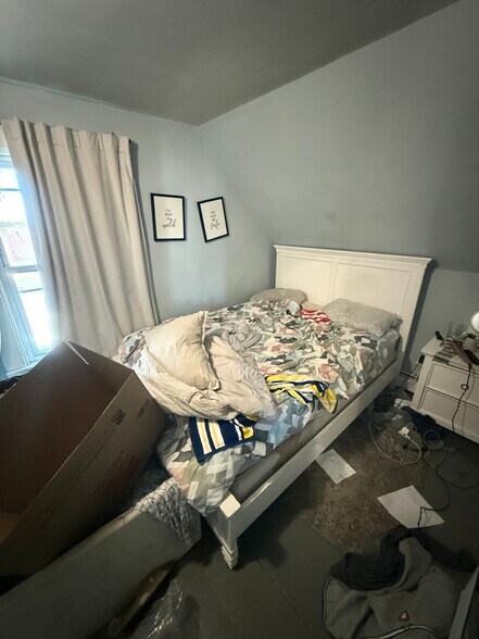 Building Photo - 509 Medford St