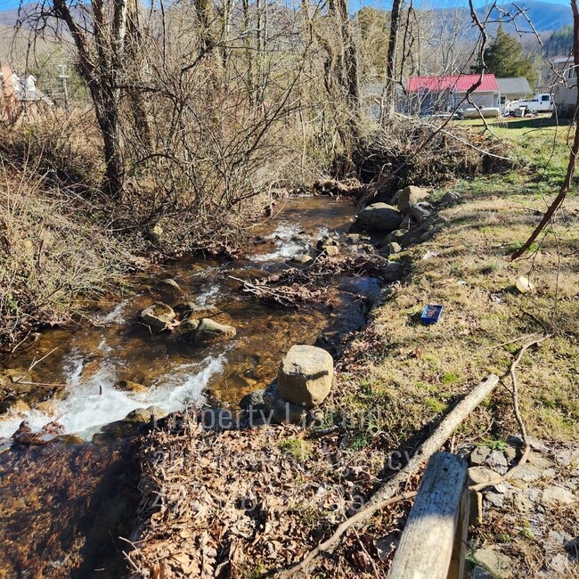 Building Photo - One Level Home, Elizabethton TN