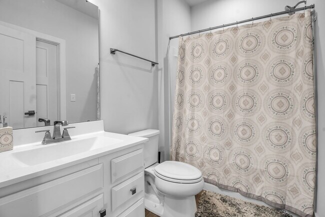 Building Photo - 4966 Brauer Dr