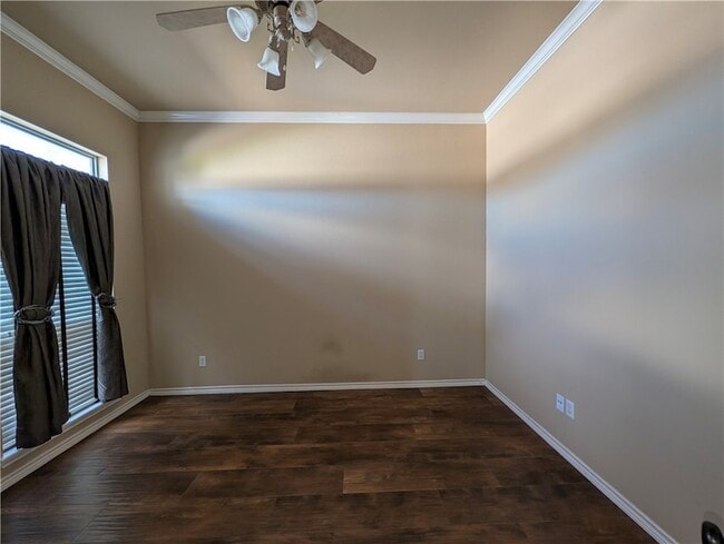 Building Photo - 7413 Long S Dr