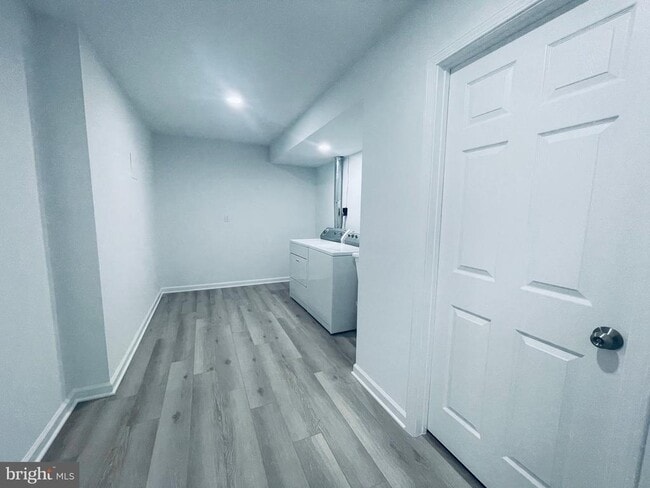 Building Photo - 1129 Edward Dr