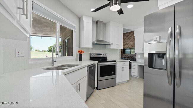 Building Photo - 10738 W Wheatridge Dr