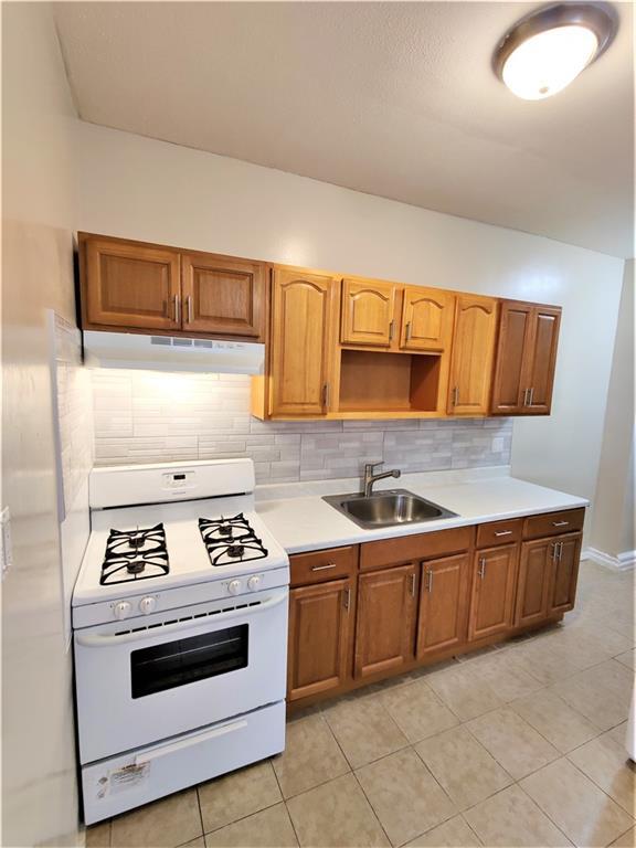 Building Photo - 345 Legion St