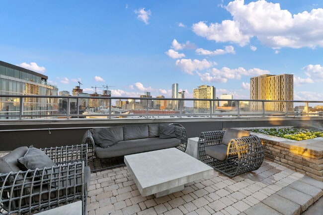 Building Photo - Move-In Ready ICON Condo in The Gulch, Designer Furnished Option, Rare Same-Floor Parking, 2BR wi...