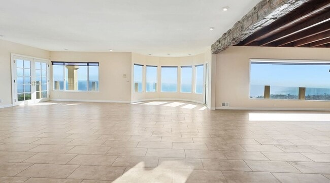 Building Photo - Breathtaking Ocean View Home in San Clemente