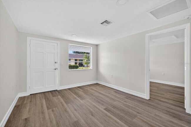 Building Photo - 5419 Oceanic Rd