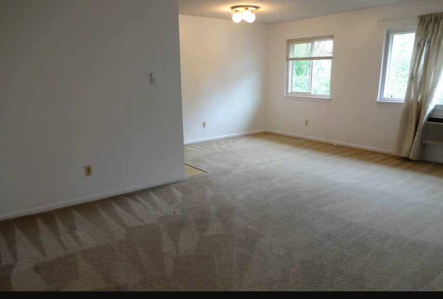 Building Photo - 74 Barrett St