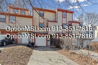 Building Photo - Minutes from KU MED~