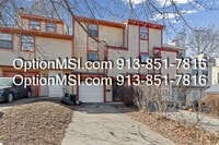 Building Photo - Minutes from KU MED~