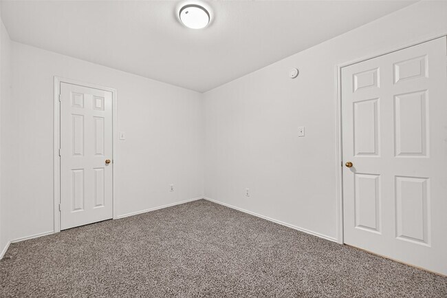 Building Photo - 3830 Flatwood Dr
