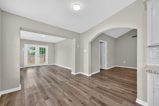 Building Photo - 5243 Wickview Ln