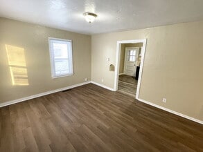 Building Photo - 2 Bedroom with garage/workshop combo (has electricity)