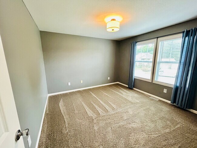 Building Photo - 5768 Buchanan Ave SW