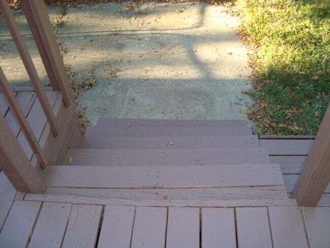 Building Photo - Rent Ready 3 bedroom and 2 bathroom!