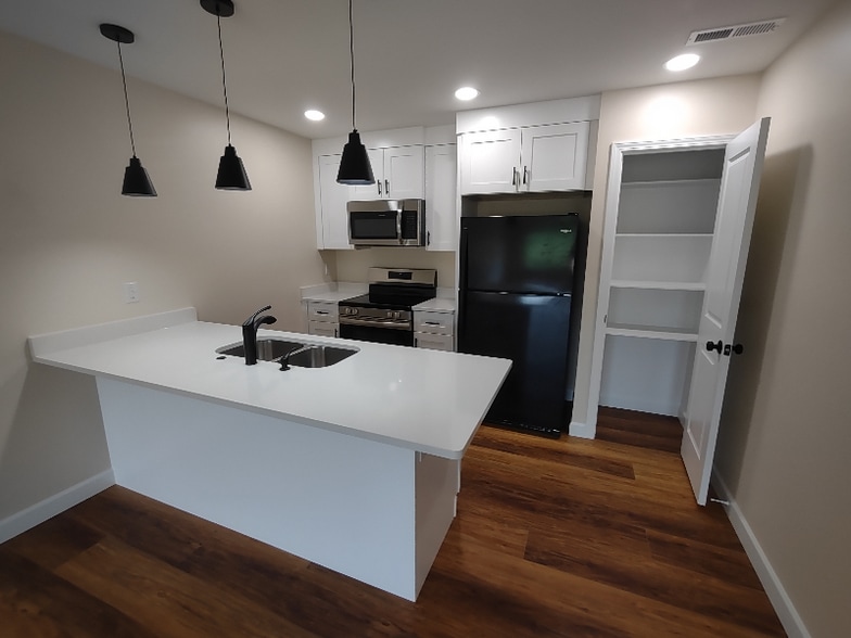 Building Photo - 434 Turpin Rd