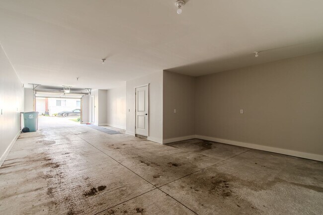 Building Photo - 123 Mason Ct