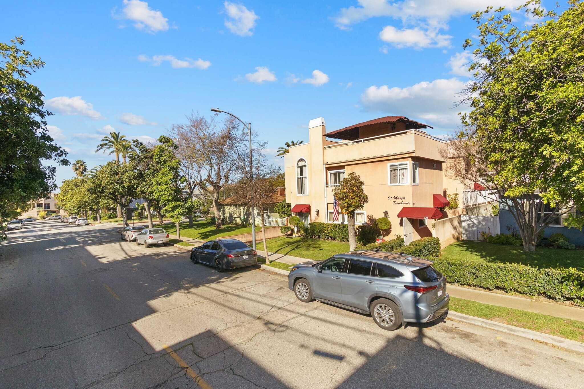 Building Photo - 321 W Dryden St