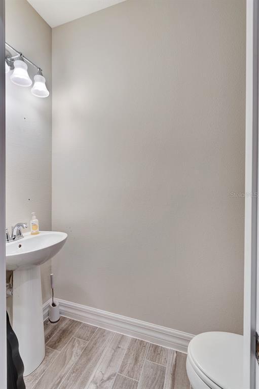 Building Photo - 3459 Current Ave