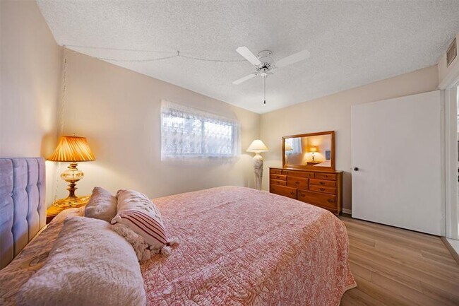 Building Photo - 5250 Las Verdes Cir