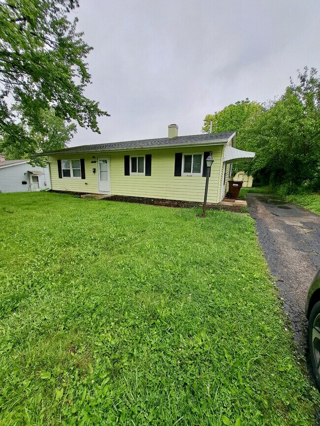 Building Photo - 4161 Mapleleaf Dr