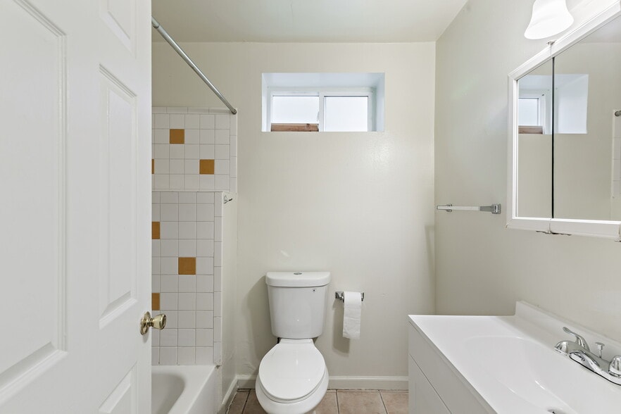 Lower Bathroom - 1521 E Spruce St