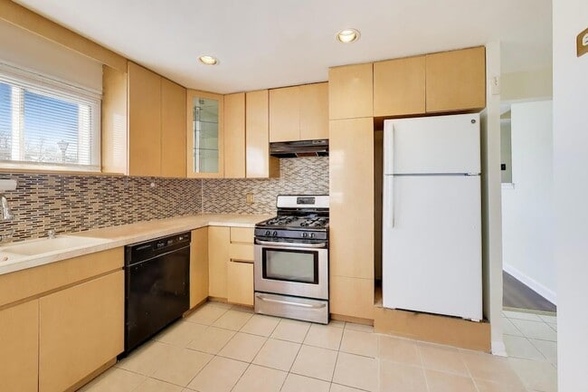 Building Photo - 4908 Carol St