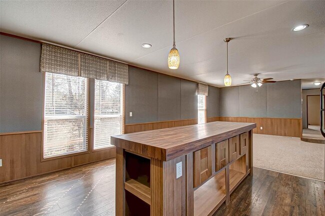 Building Photo - 33940 Ansley Rd