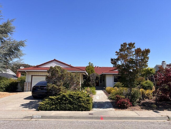 Building Photo - 2756 Comstock Cir
