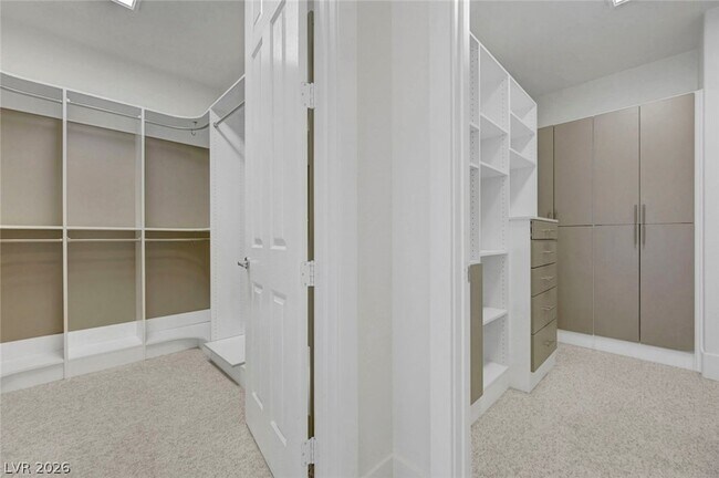 Building Photo - 304 Kingsclear Ct