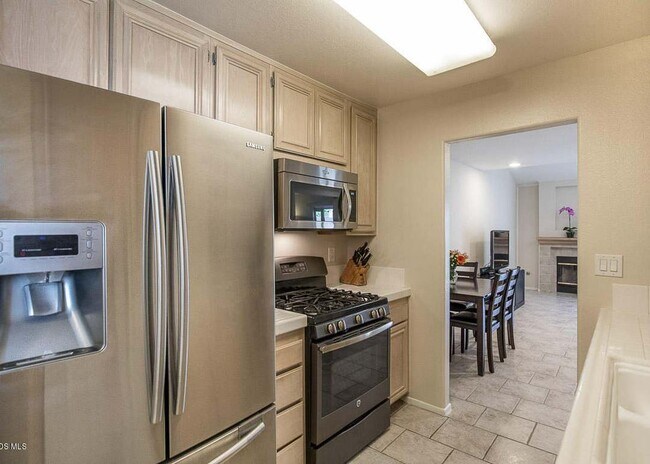Building Photo - 2418 Manet Ln