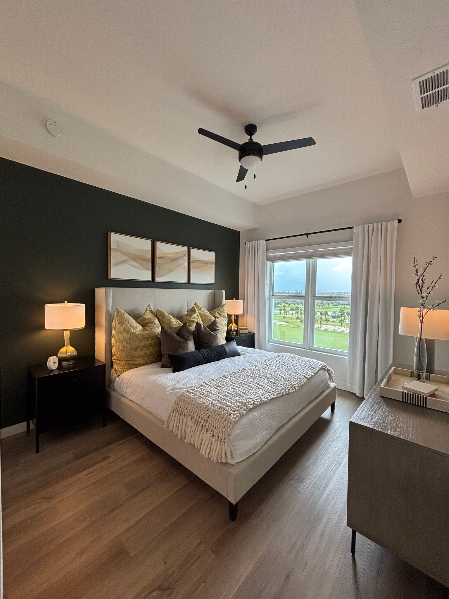 Building Photo - 2001 Embassy Dr