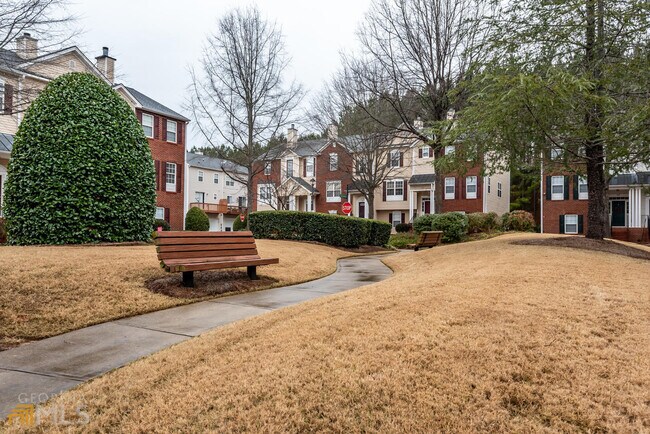 Building Photo - 246 Village Square Dr