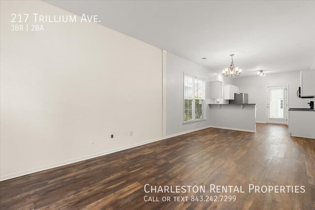 Building Photo - 217 Trillium Ave