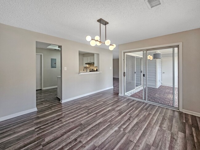 Building Photo - Stylish 2-Bedroom, 2-Bath End-Unit Condo i...