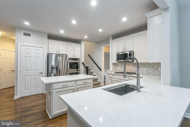 Building Photo - 43179 Allenby Way