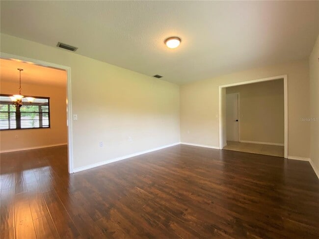 Building Photo - 214 Stevenage Dr