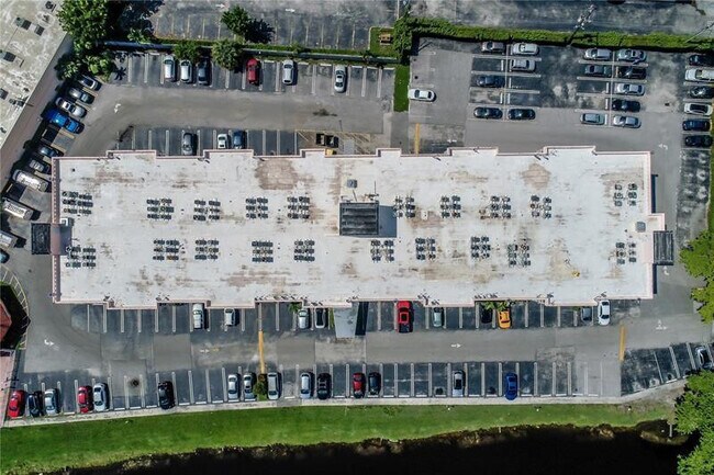 Building Photo - 16465 NE 22nd Ave