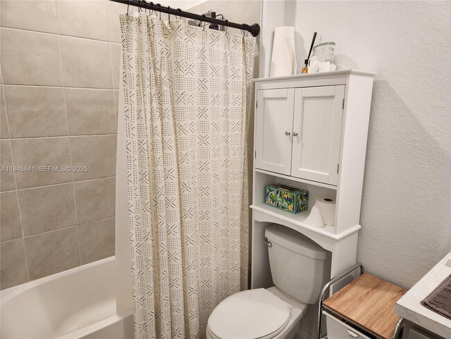 Building Photo - 880 NW 3rd Way